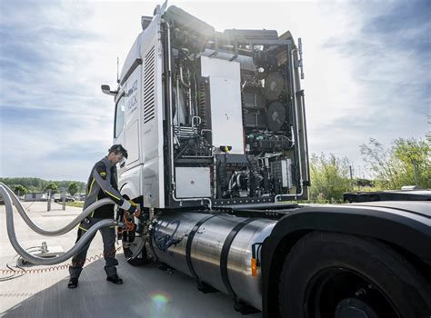 Daimler Truck trials liquid hydrogen | Autonoid