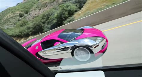 YouTuber Wraps His 2008 Bugatti Veyron in Pink Despite Everyone's ...