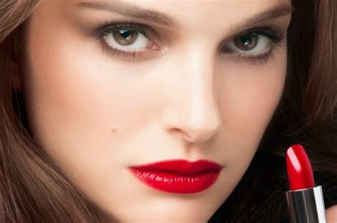 Come Applicare Il Rossetto Rosso Senza Sbavature Foto