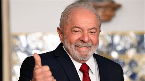 Lula da Silva volta a ser submetido a procedimento cirúrgico esta