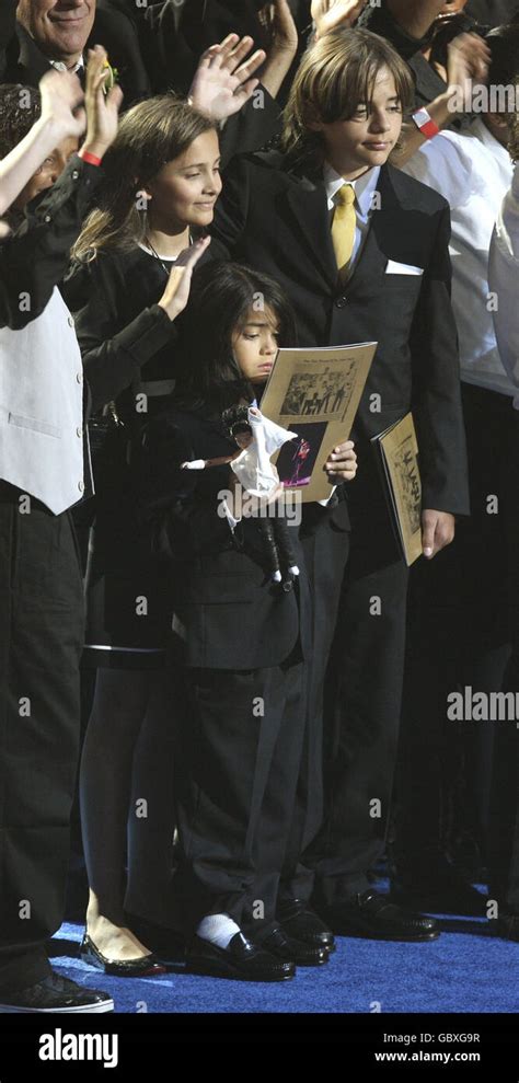 Michael Jackson Memorial Service Stock Photo - Alamy