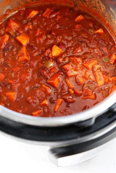 Instant Pot Or Slow Cooker Sweet Potato Chili Lexi S Clean Kitchen