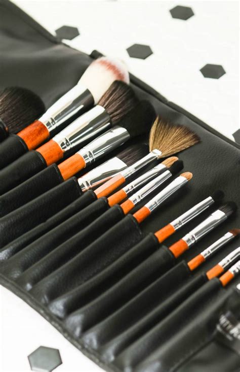 Vanity Planet Makeup Brushes And How To Properly Use Them