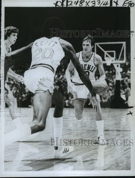 1979 Press Photo Basketball Player Don Buse Suns Leader In Game With