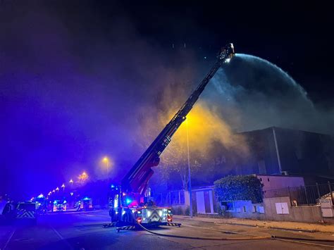 Controlado Un Incendio Sin Heridos En Una Nave Industrial En Fuenlabrada