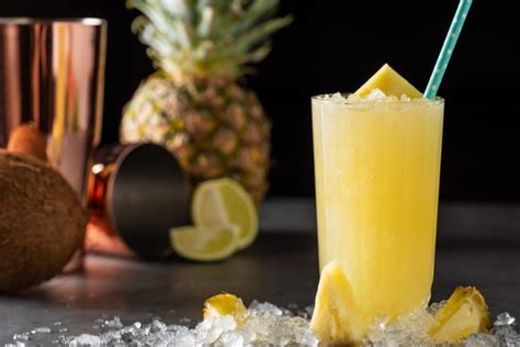 9 Best Pineapple Rum Cocktails To Drink