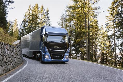 Iveco Lo Stralis Natural Power Tocca Quota Cavalli Vado E Torno Web