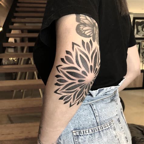 Tatuagens No Cotovelo