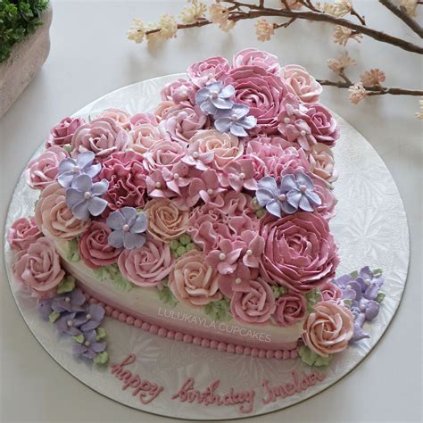 Flower Heart Buttercream Cake Heart Shaped Cakes Heart Birthday Cake