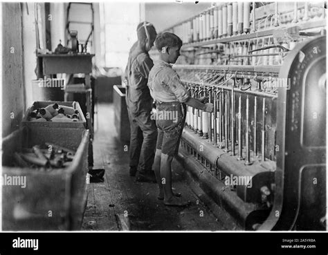 Child labour factory hi-res stock photography and images - Alamy