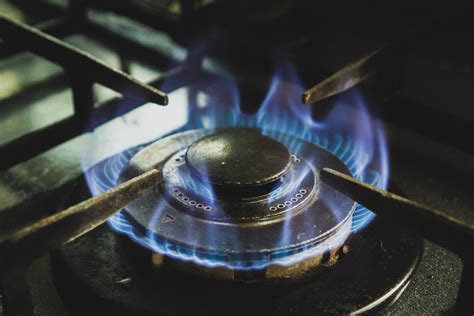 Почему газ на плите горит красным или желтым пламенем — красный цвет ...