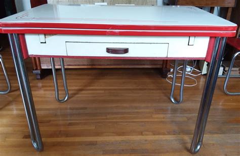 Ingram Richardson Porcelain Enamel Top Kitchen Table And Four Chairs