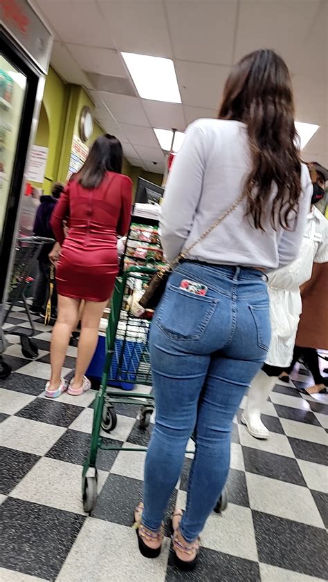 Latina In Tight Jeans Good Set Tight Jeans Forum