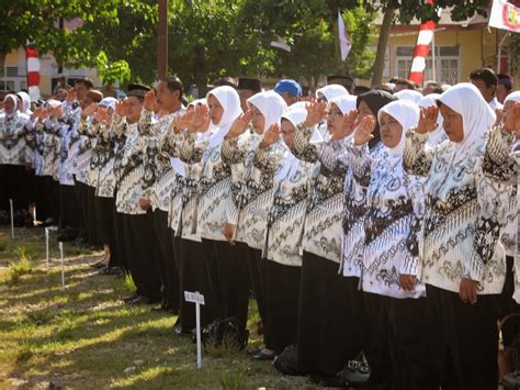 Guru Berijazah Sarjana S1 Dan Bersertifikat Pendidik Menjadi Syarat