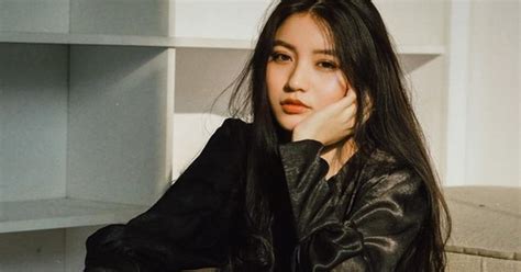 Bâu gái xinh hot nhất Instagram lên tiếng trước tin đồn là con giáp thứ 13 cặp kè với trai
