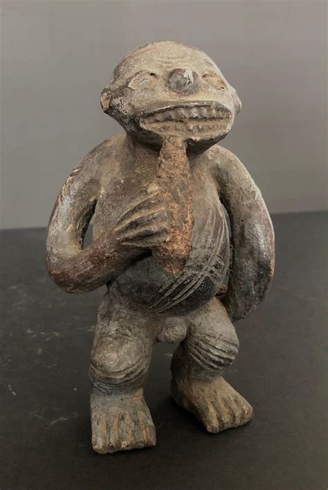 Lot Tikar Terracotta Figure Cameroon