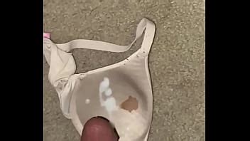 Solo Cumming En Un Sujetador XVIDEOS