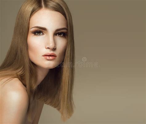 Posh Blonde Woman With Healthy Hair Stock Image Image Of Makeup Hairstyle 37522573