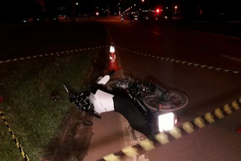 MidiaNews Motociclista Perde O Controle Bate Contra Poste E Morre Na