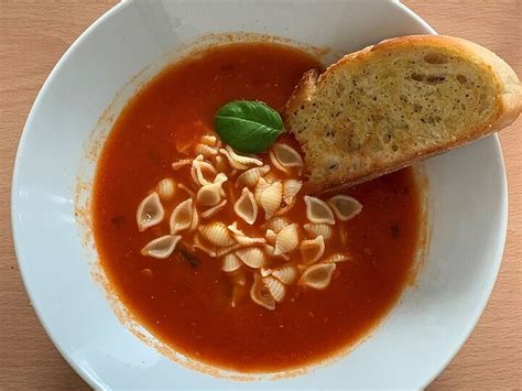 Tomatensuppe Mit Nudeln Und Basilikum Von Ambarenya Chefkoch