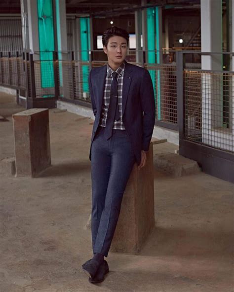 Yoon Shi Yoon Biodata Profil Fakta Umur Agama Pacar Drama Film