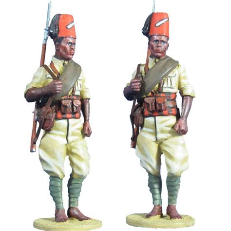 Italian army Private 66th eritrean colonial BN Painted 1:30 scale toy soldier