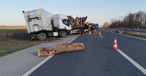 Te Ka Prometna Nesre A Na Autocesti Kod Upanje Sudarila Se Dva Teretna