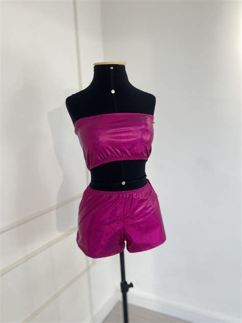 Conjunto Metalizado Top e Hot Panties Carnaval Cia do Vestido Os Melhores Looks em até 6x no