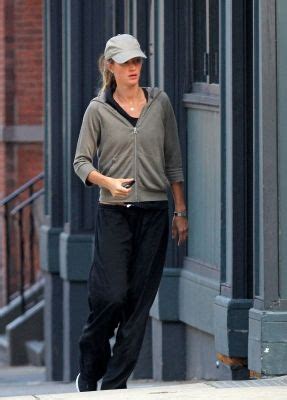 Pin on ~ STYLE ~ | Outfits aesthetic, Gisele bundchen, Comfy fashion