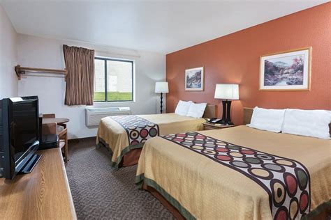 Super 8 by Wyndham Morgantown Rooms: Pictures & Reviews - Tripadvisor