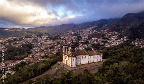 Vis O Panoramica De Igreja Em Cidade Hist Rica De Ouro Preto Minas