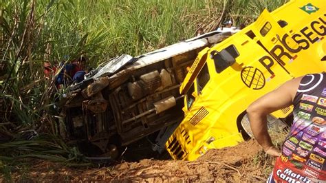 Morre No Hge Uma Das V Timas Do Acidente Entre Carro Forte E Van No