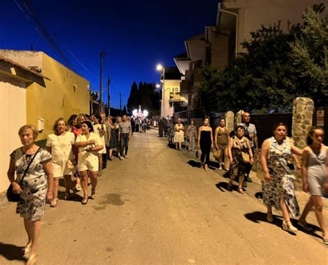 La misa y procesión en honor a Santo Domingo ponen el broche final a