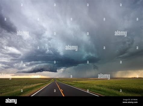 Storm Chaser Has Captured Incredible Footage From The Eye Of America S