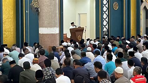 Jadi Khatib Salat Jumat Di Masjid Al Fathu Soreang Cak Imin Ingatkan