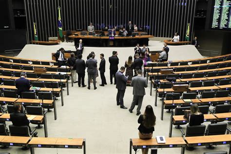 Câmara aprova regime de urgência para votar corte de gastos do Governo