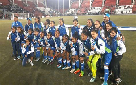 Selección Azul y Blanco femenina enfrenta hoy a Estados Unidos en