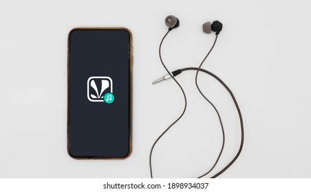 31 Jiosaavn App Images, Stock Photos & Vectors | Shutterstock