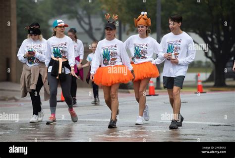 Austin Texas Usa November 24 2022 Some Of More Than 2000 Runners And