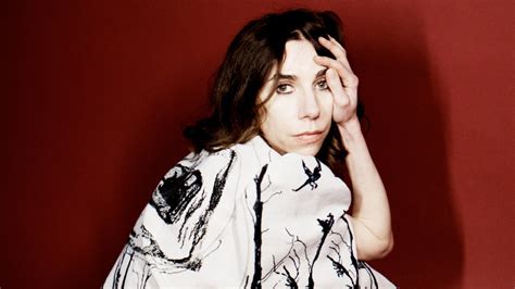 PJ Harvey Announces First North American Tour In 7 Years Shares New