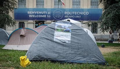 Studenti Universitari Contro Il Caro Affitti Si Torna Nelle Tende A