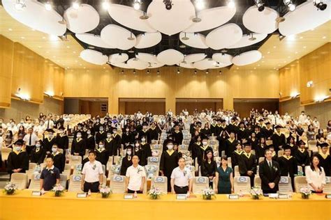 厲害了！空港楓葉國際學校首屆72名高中畢業生均收到世界百強大學錄取通知 每日頭條