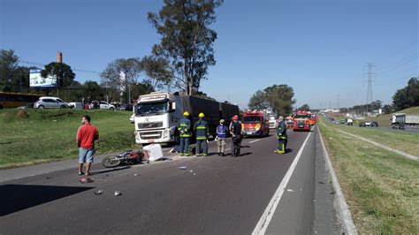 Motociclista Morre Ao Bater Na Traseira De Caminh O No Contorno Sul Cgn