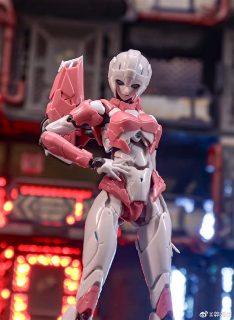 Flame Toys Furai Model Arcee In Hand Images Transformers News Tfw