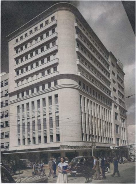 A antiga sede do Clube Curitibano na década de 1950 esq Av Barão do