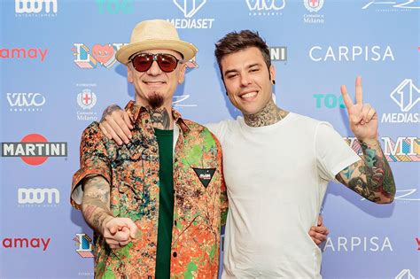 Perch J Ax E Fedez Hanno Litigato La Pace E Il Motivo Della Rottura