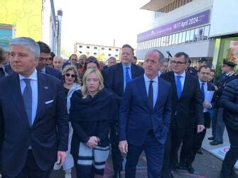 Meloni al Vinitaly di Verona Vino è settore fondamentale per l Italia