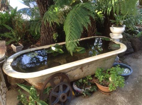 20 DIY Bathtub Garden Pond With Vintage Style HomeMydesign