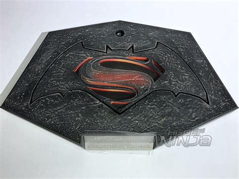 Knightmare Batman Hot Toys Sixth Scale Review 2016 13 Hi Def Ninja Blu Ray SteelBooks Pop