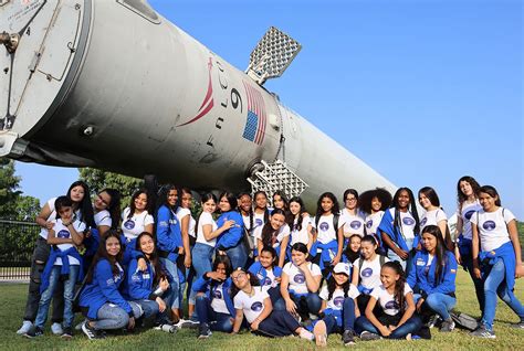 Ni As Colombianas Viajar N A La Nasa Con El Programa Ella Es